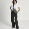 142202_Moment-Everything-Sling-2L-Olive_08