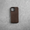 Nomad-Modern-Case-Rustic-Brown-Leather-MagSafe-iPhone-13-Lifestyle_06