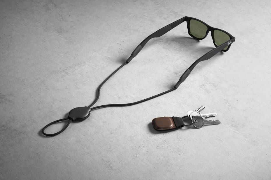 Sonnenbrille mit Nomad AirTag Glasses Strap