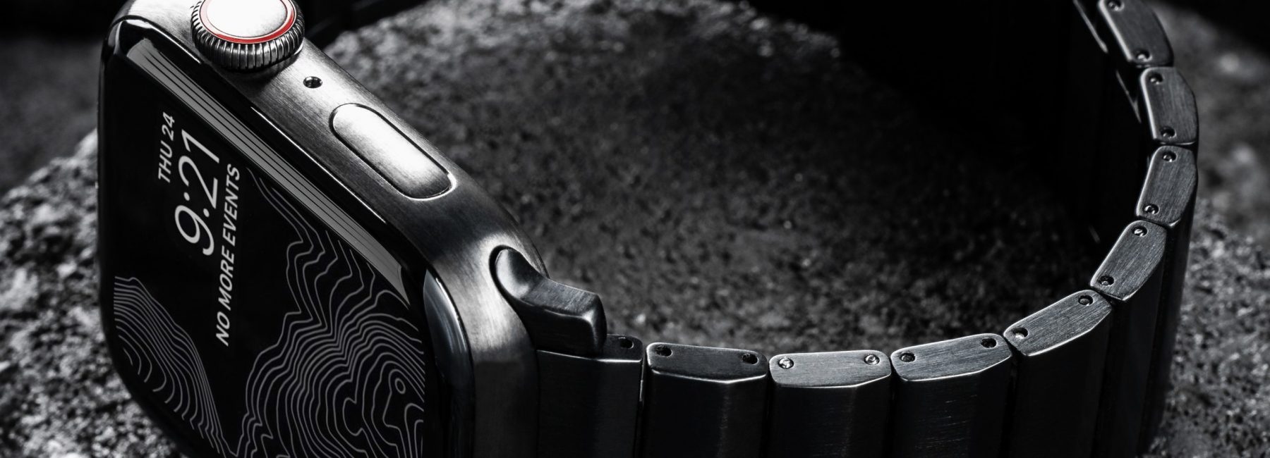 668271_Nomad-Strap-Titanium-Black-V2-42_44-mm_11-3