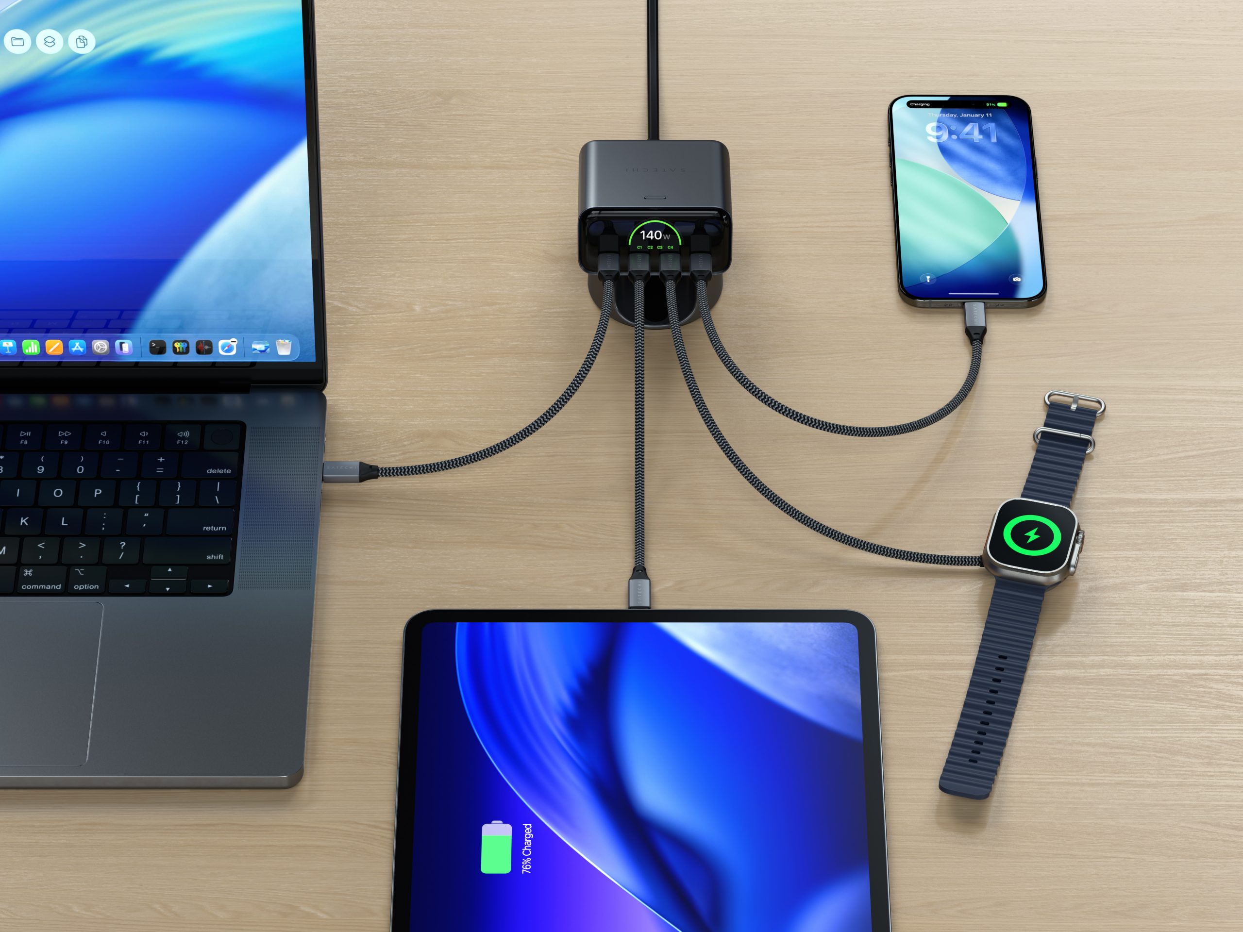 Satechi ChargeView 145W_Lifestyle